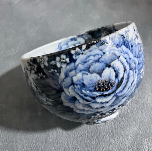 九谷焼　抹茶碗　染付　金彩　牡丹　陶磁器 【予約商品】