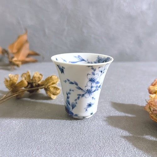 九谷焼　酒器　ぐい呑　お猪口　茶杯　九谷焼　染付　花舞　フラワー　桜　陶磁器 【予約商品】