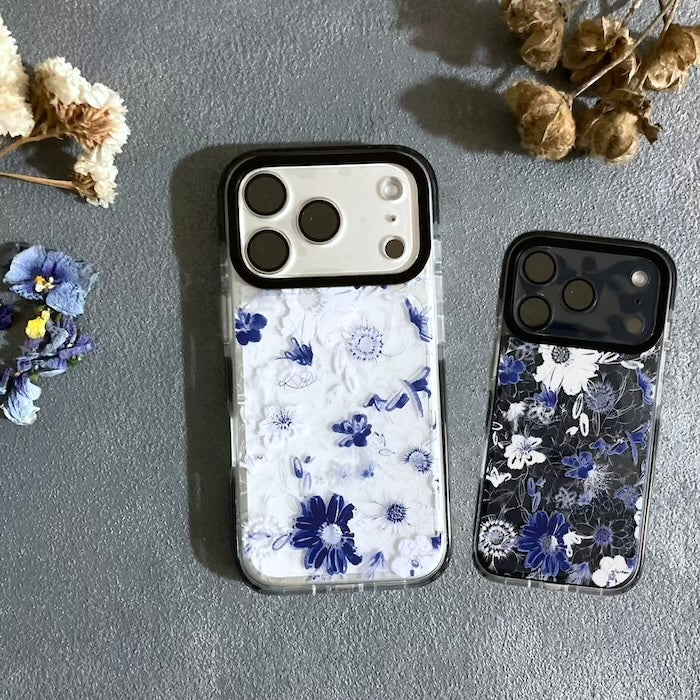 iPhoneケース 花柄クリアスマホケース ネイビー｜トラッドで落ち着きのあるデザイン 耐衝撃 Flowery Dance Navy | Kohii クッションカバー
